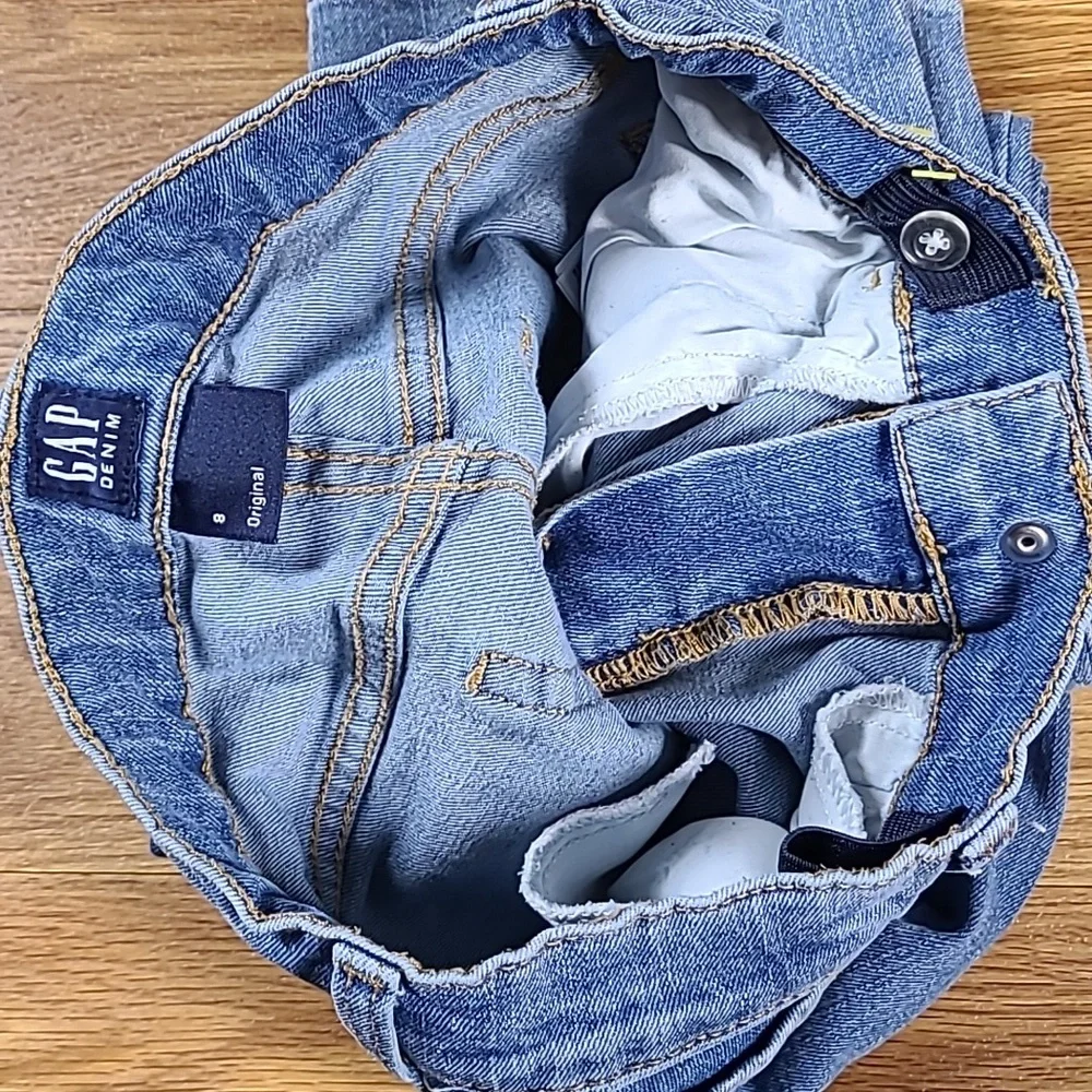 GAP 8x22 GIRLS PRE-OWNED STRECH MEDIUM WASH DISTRESED DENIM BOOT CUT JEANS